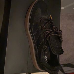 Brand new Ivy Park Adidas 72 sneakers blk 6.5